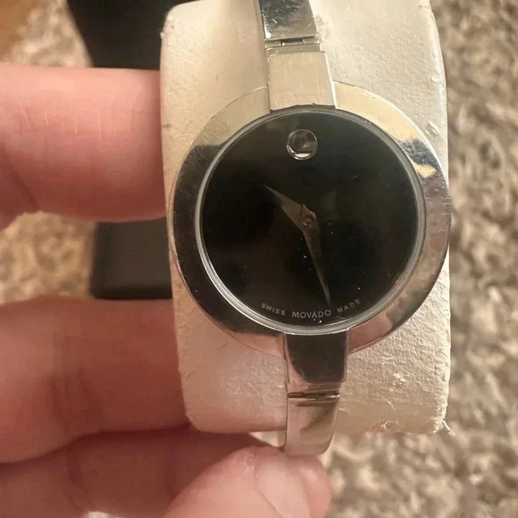 WOMEN's  MOVADO WATCH - Picture 4 of 5